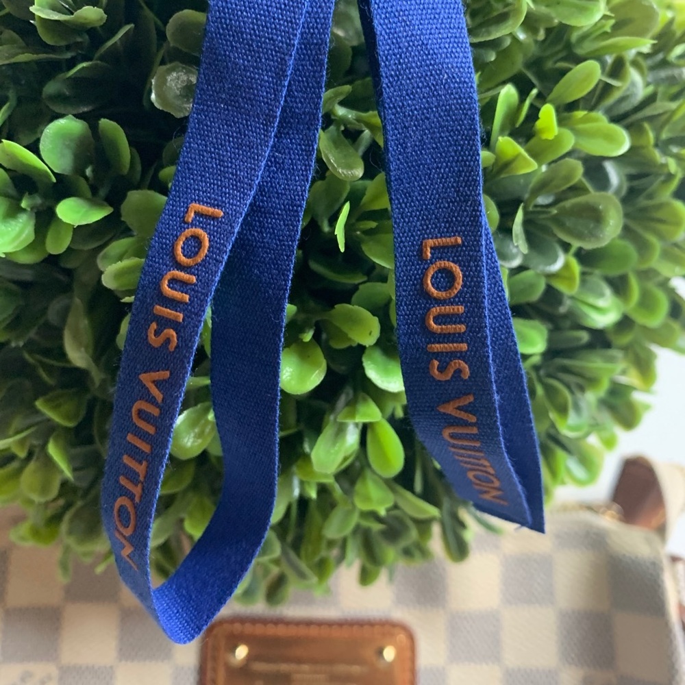 Louis Vuitton blue ribbon and paper envelope - Picture 5 of 6